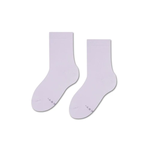 Liliowe Skarpetki Dziecięce Basic – French Lavender. Miękkie, wygodne i idealne na co dzień,  w pastelowym odcieniu, który pasuje do każdej stylówki.